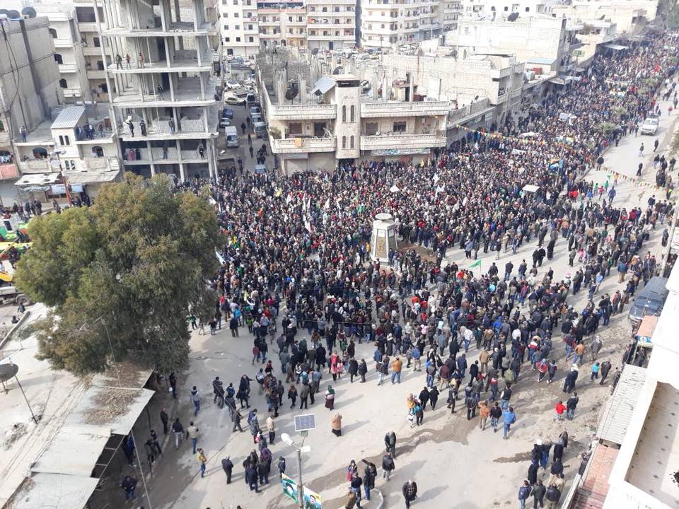 عه‌فرین زه‌ماوه‌ند ده‌گێڕێ